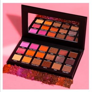 KAB COSMETICS DAY+NIGHT EYESHADOW PALETTE
